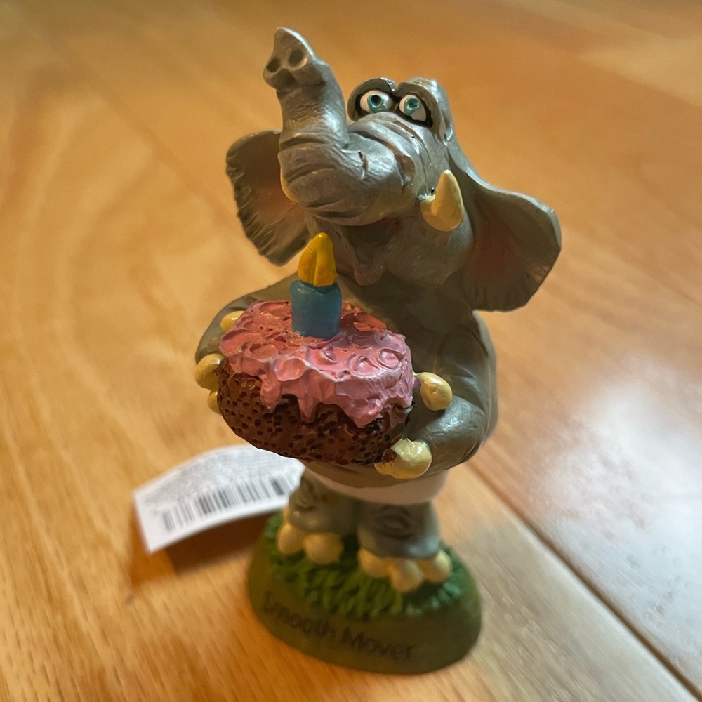 BRAND NEW Russ Berrie Smooth Mover Elephant with Cake Bobble